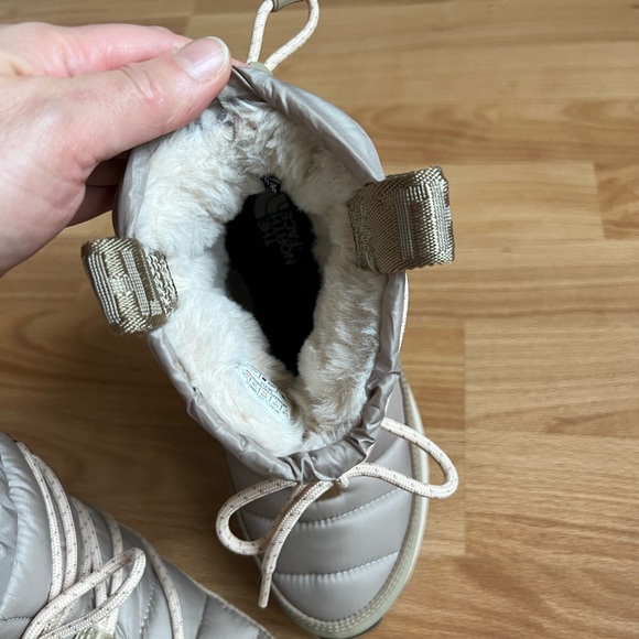 The North Face Thermoball Lace Up Boots - Picture 9 of 10
